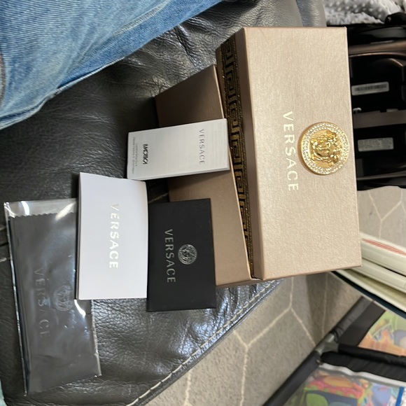 Versace sunglasses box. Custom. - Picture 3 of 3